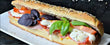 Sandwich poulet pesto basilic mozzarella et tomates